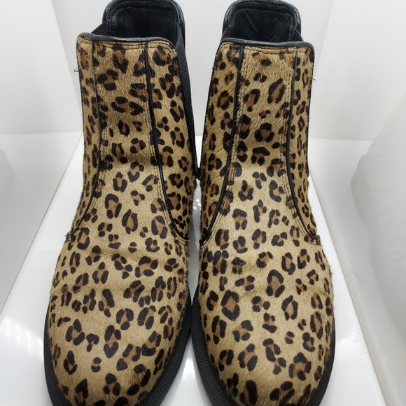 Dr. Martens - Flora Leopard Chelsea Boots - Picture 4 of 6